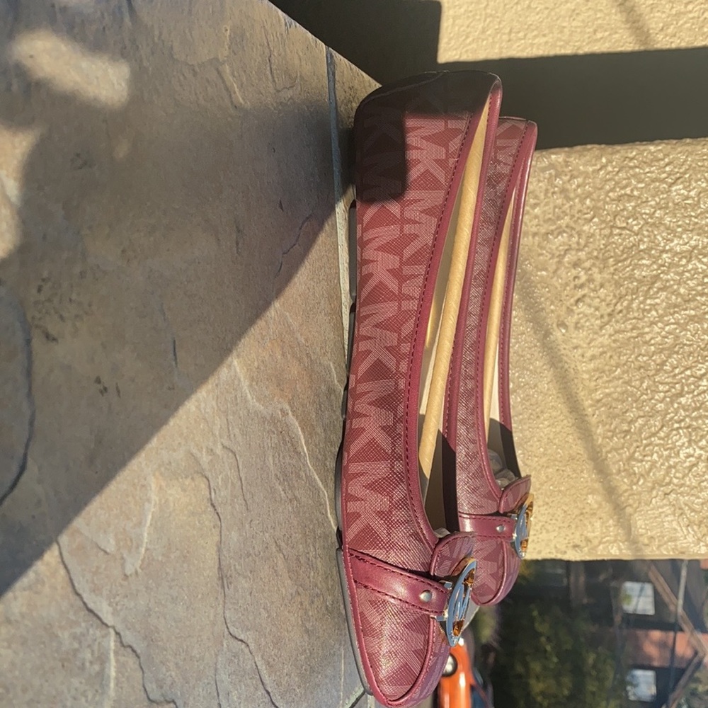 I’m selling size 11 merlot Michael Kors flats - Picture 3 of 5